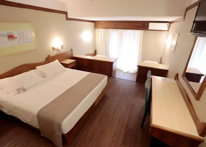 Tri Hotel